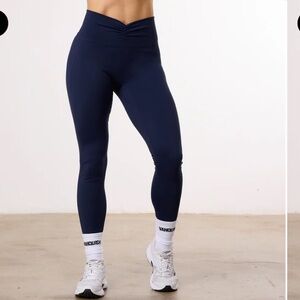 Vanquish Enhance Navy Blue Ruched Leggings